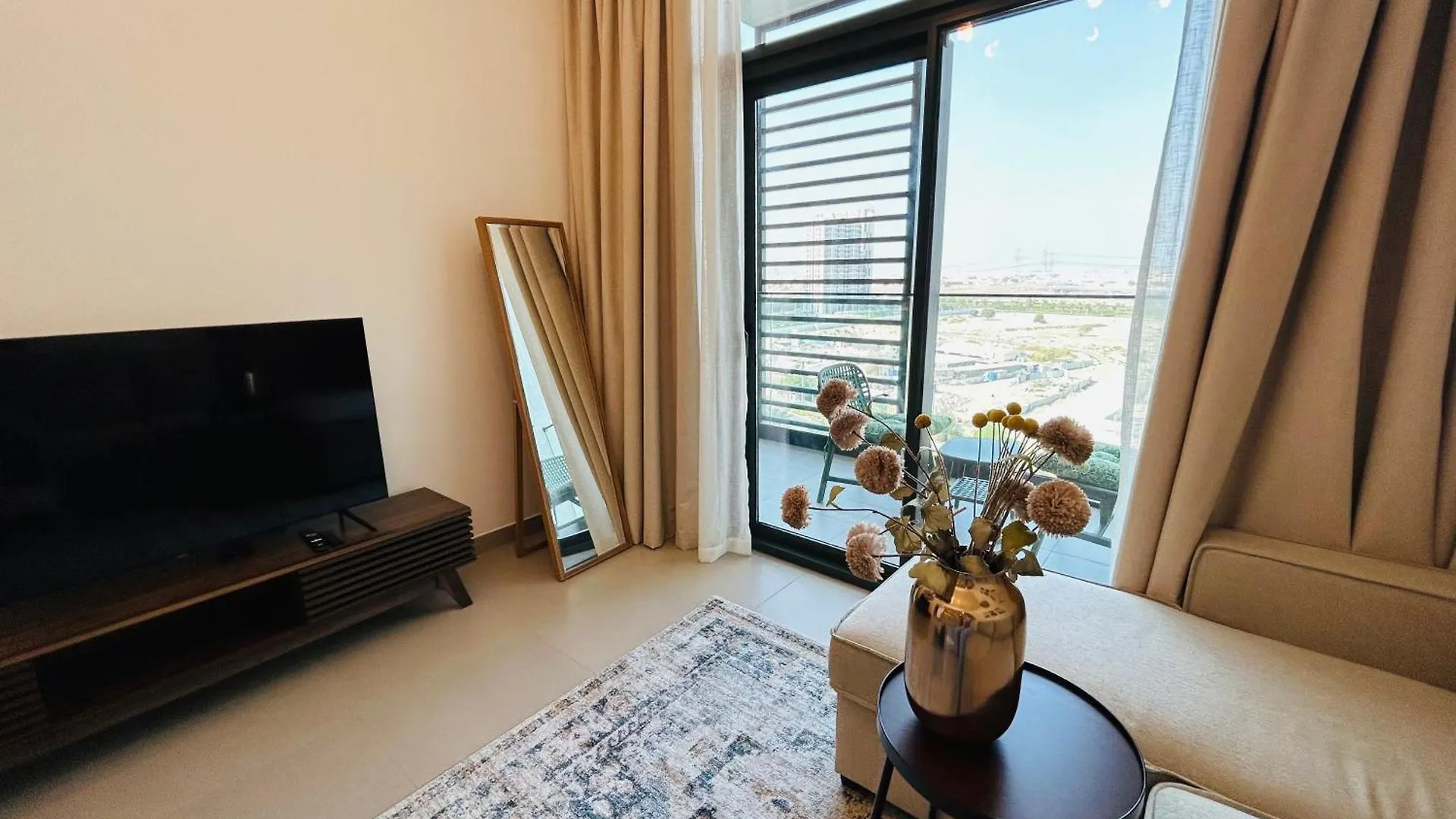 Beautiful View, Fully-Equipped Apartment Dubai