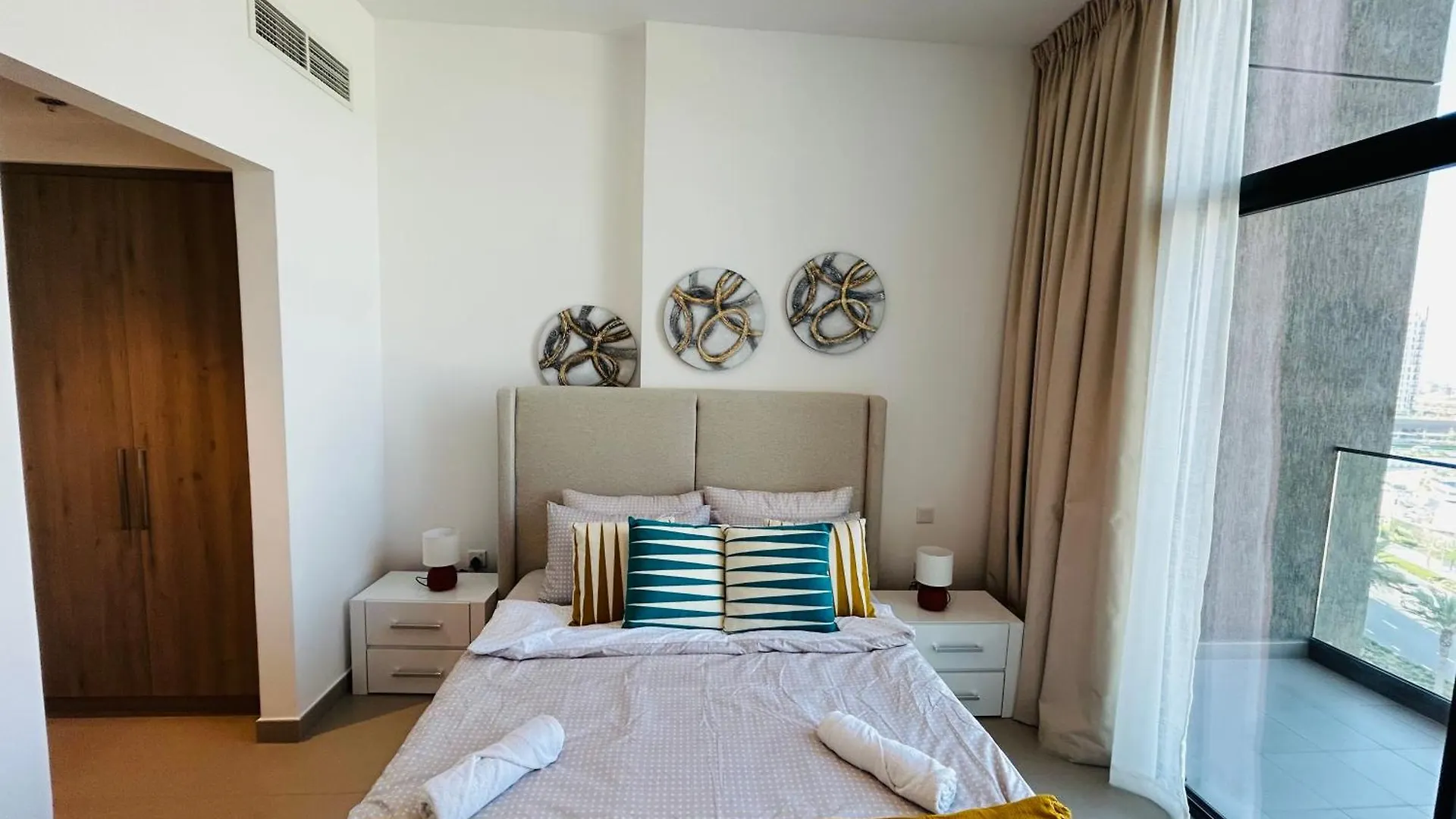Beautiful View, Fully-Equipped Apartment Dubai