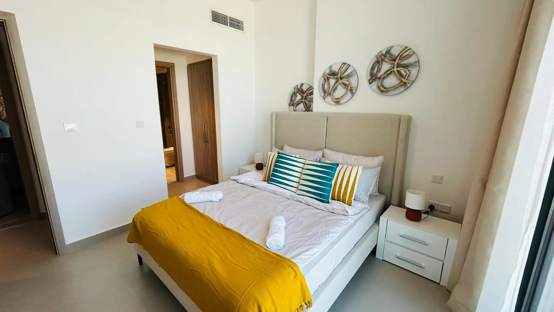 Beautiful View, Fully-Equipped Apartment Dubai