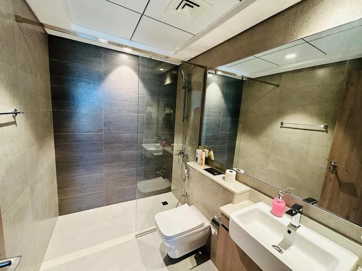 Beautiful View, Fully-Equipped Apartment Dubai