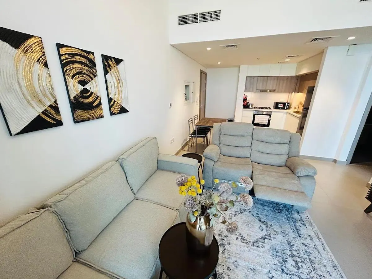 Beautiful View, Fully-Equipped Apartment Dubai