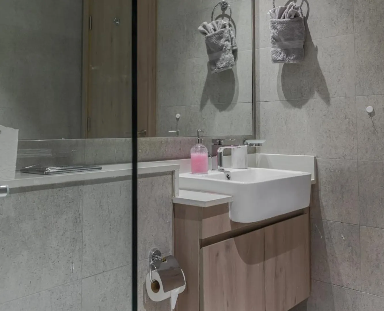Beautiful View, Fully-Equipped Apartment Dubai