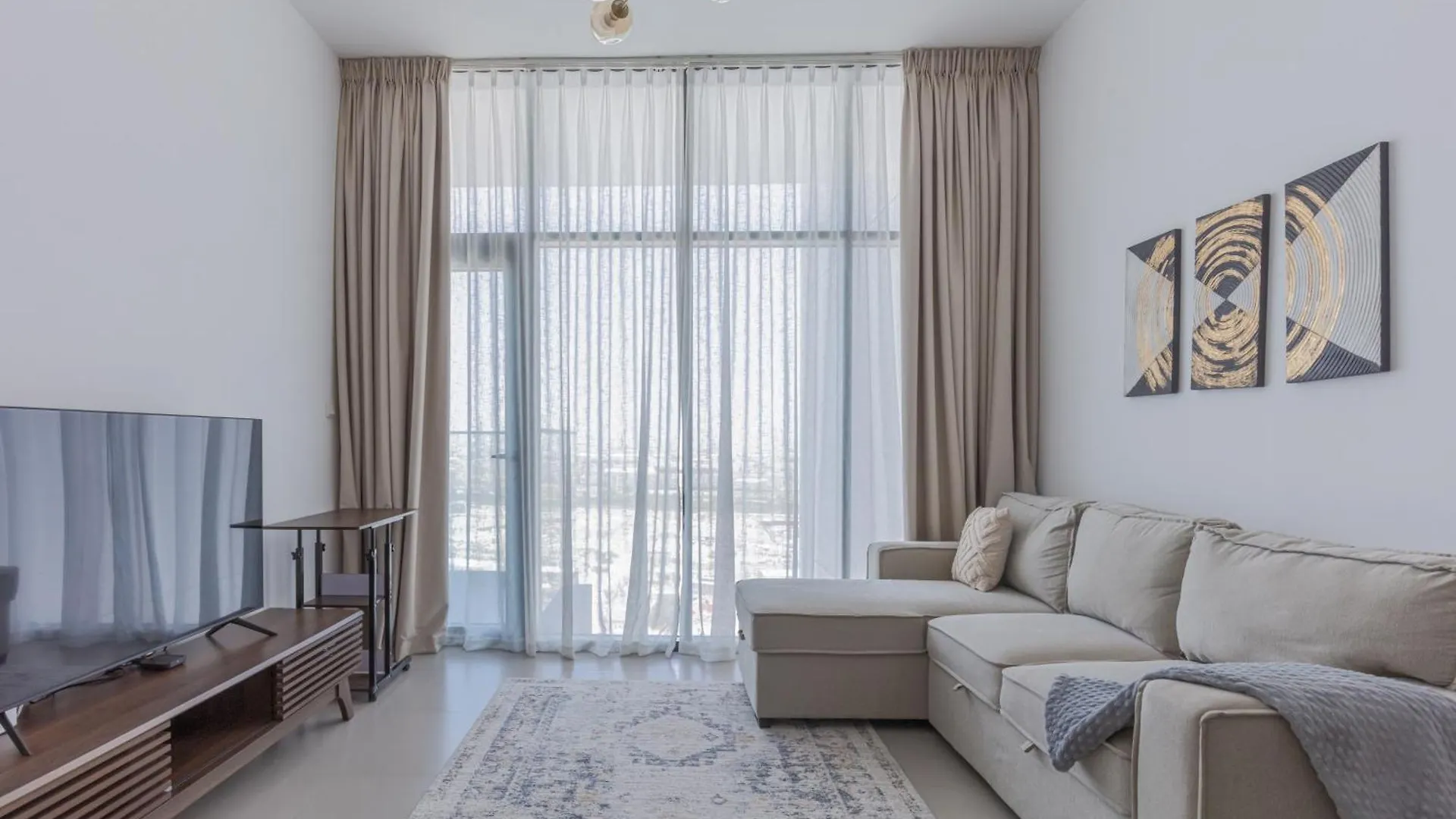Beautiful View, Fully-Equipped Apartment Dubai