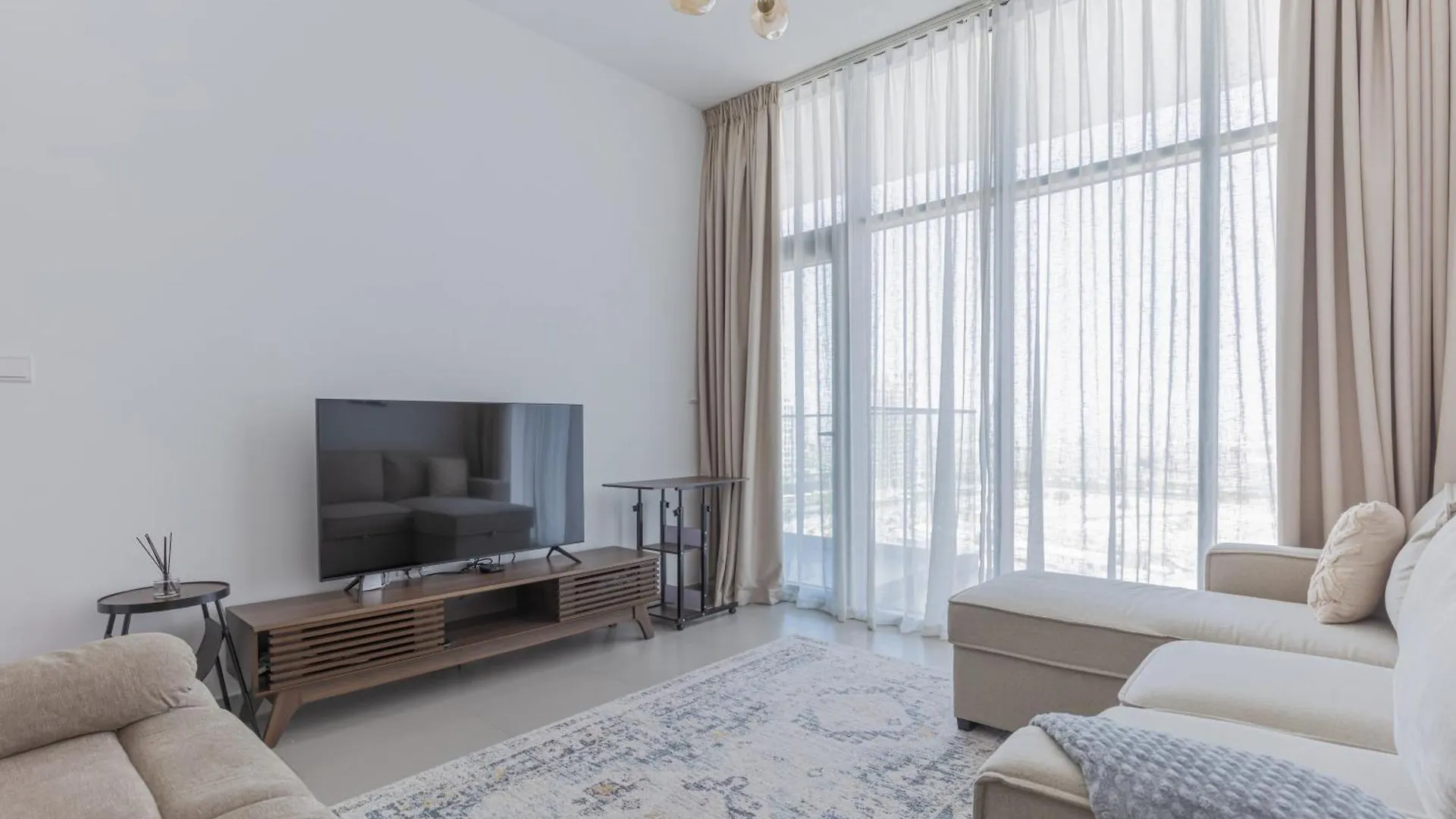 Beautiful View, Fully-Equipped Apartment Dubai