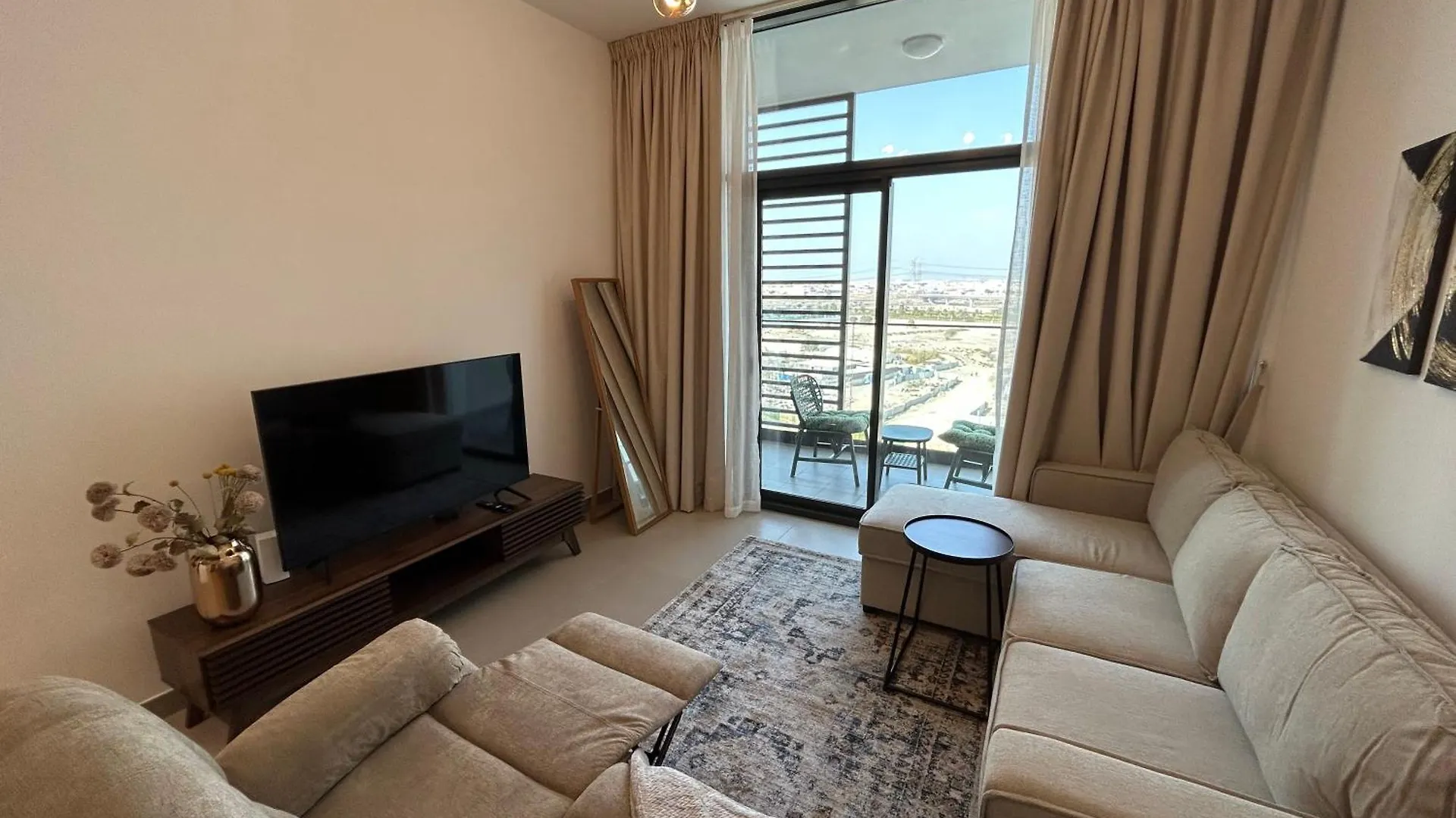 Beautiful View, Fully-Equipped Apartment Dubai